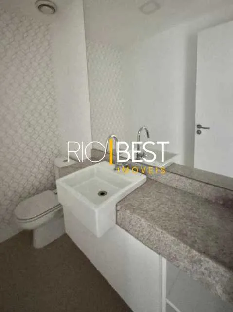 Apartment with 3 bedrooms, 4 bathrooms and balcony — photo 24