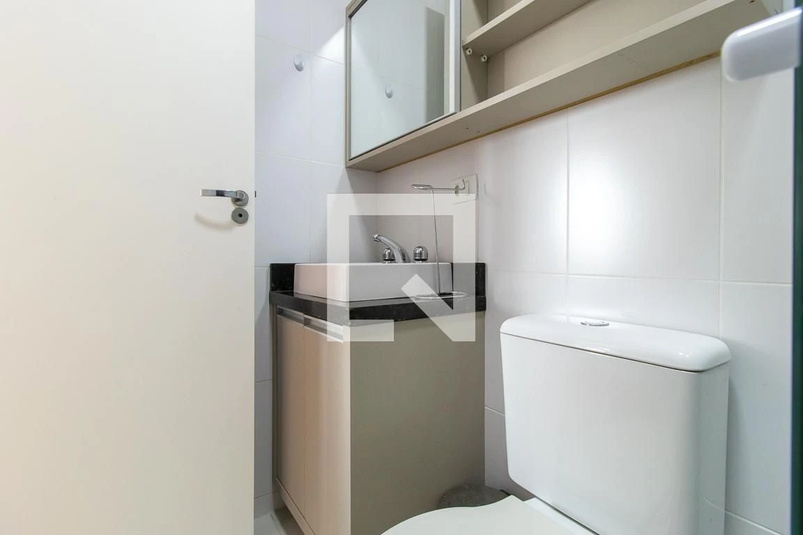 Balcony with a grill in a 2-bedroom apartment, 48 m² — photo 18