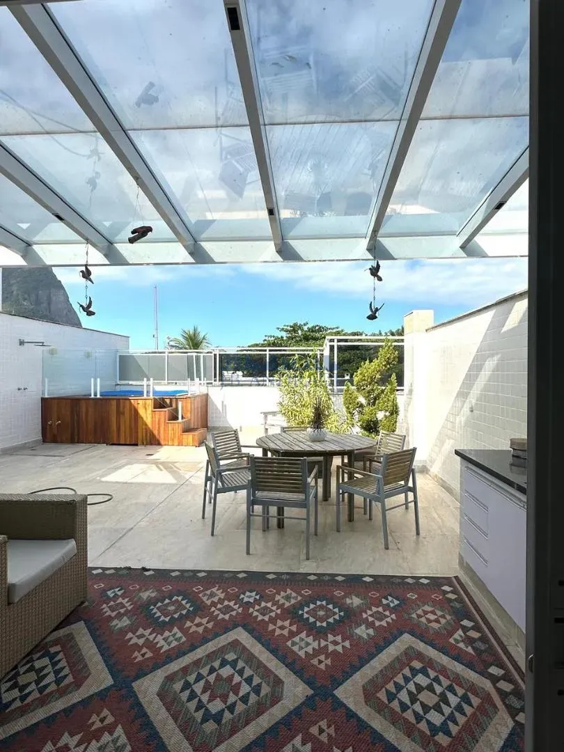 Furnished apartment, 400 m², with a glass-enclosed balcony — photo 25