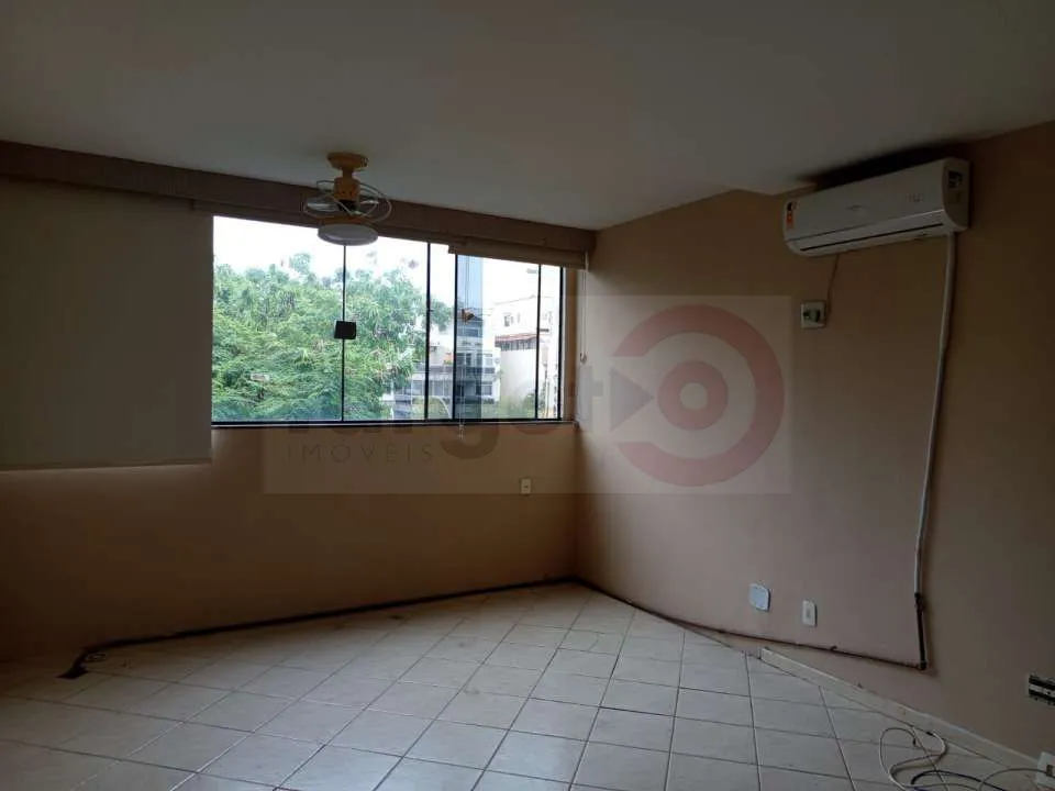 Home office in a 4-bedroom apartment, 230 m² — photo 39