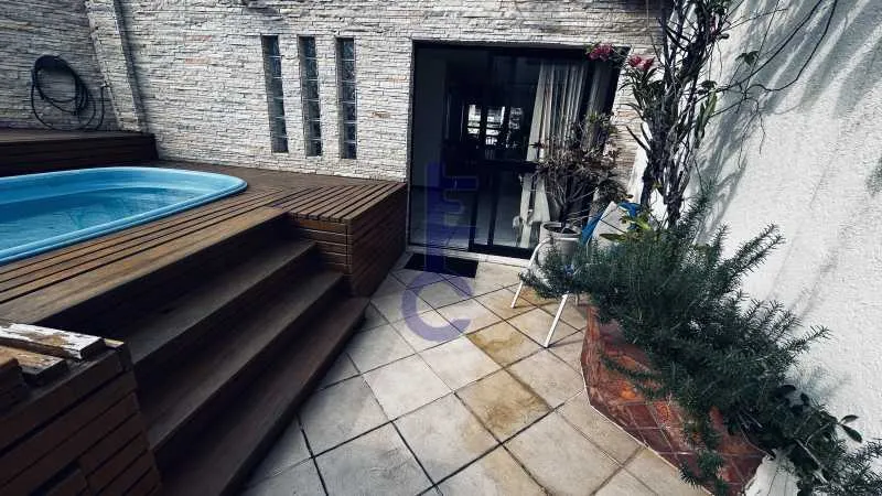 4-bedroom apartment with a grill on the balcony — photo 39
