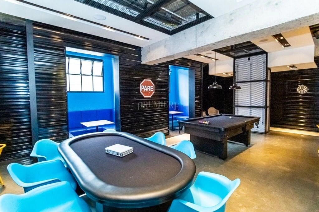 Studio in a building with a coworking space — photo 11
