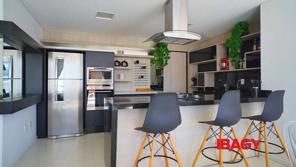 Furnished 3-bedroom apartment with 360 m²