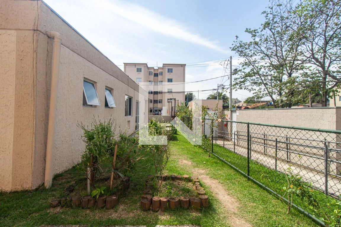 Apartamento com 2 quartos e 1 vaga, pisos de cerâmica — photo 31
