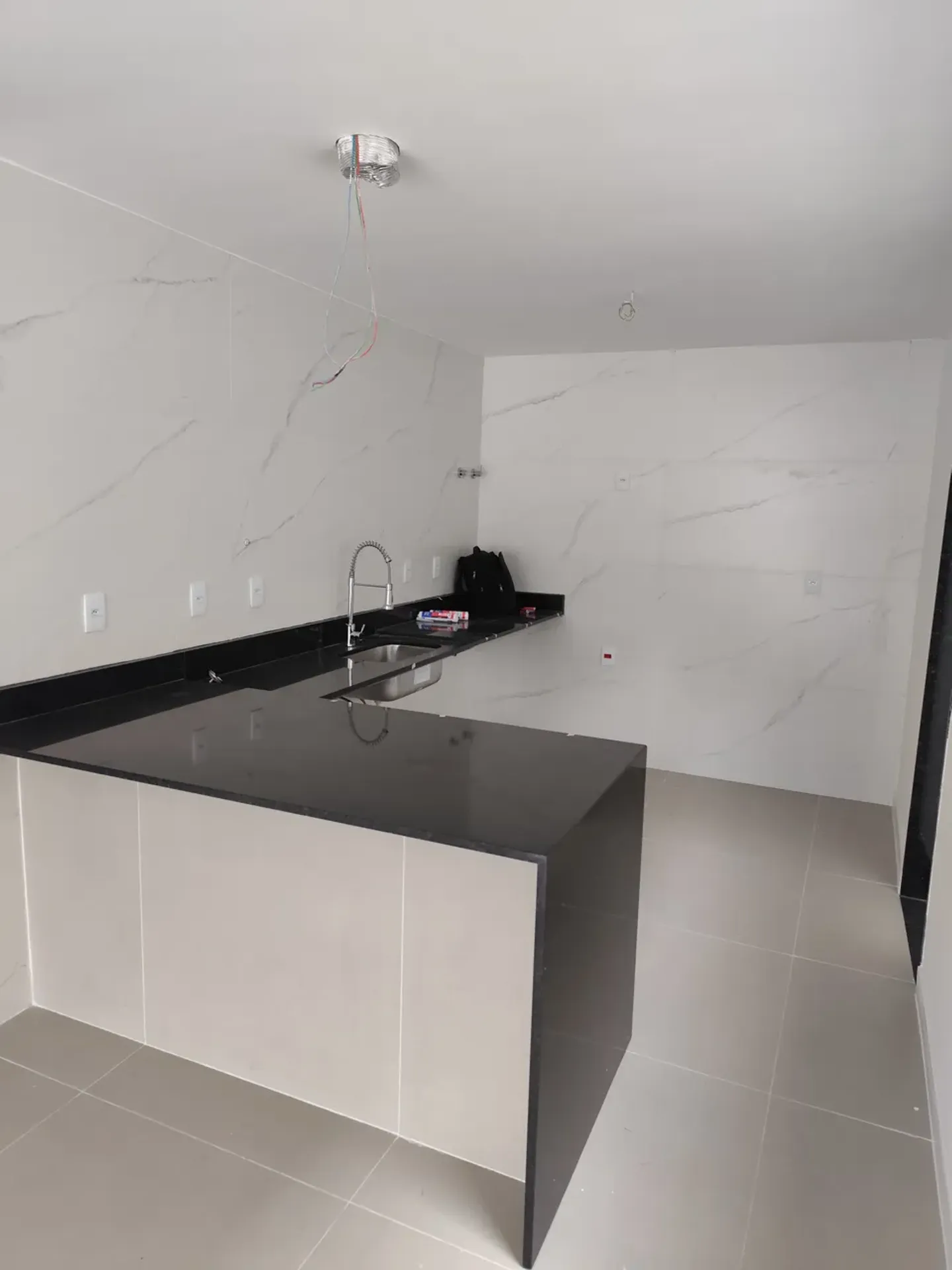 Casa sem mobília com 4 suítes e cozinha integrada — photo 6