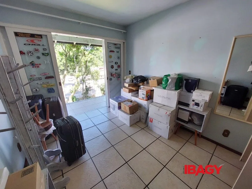Casa amueblada con 4 dormitorios y 950 m² — photo 9
