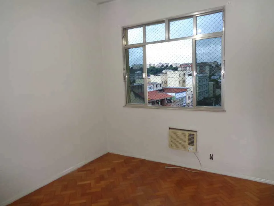 Apartment with a separate kitchen and 2 bedrooms — photo 11