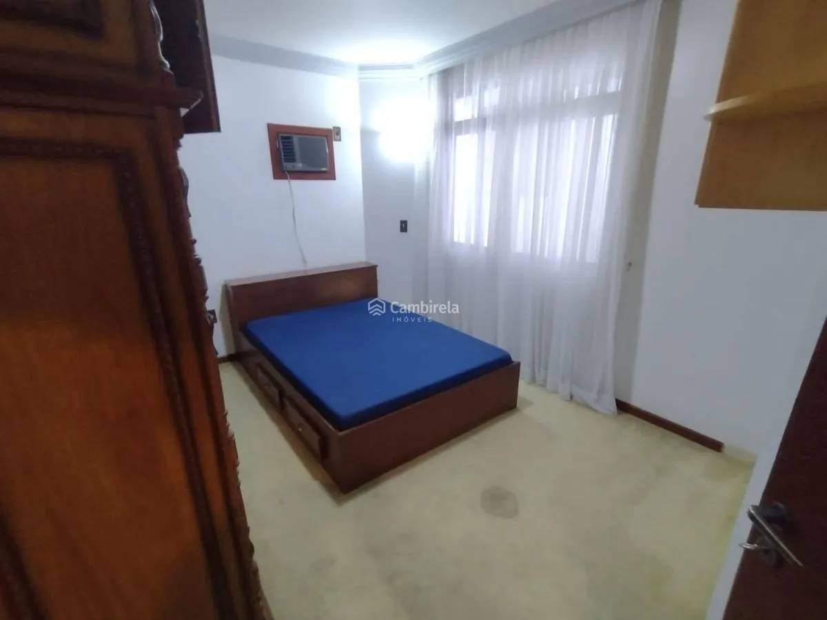 House with 4 bedrooms and 311 m² with 2 en-suites — photo 12