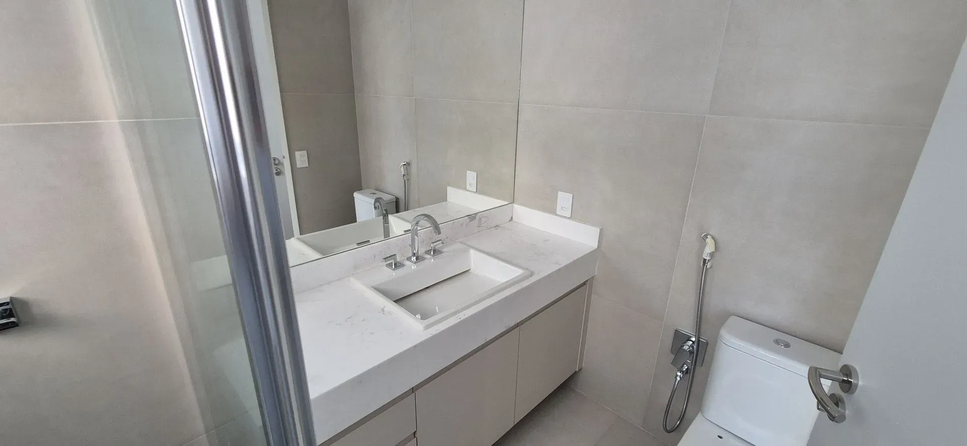 Unfurnished 4-bedroom apartment with closed kitchen — photo 43