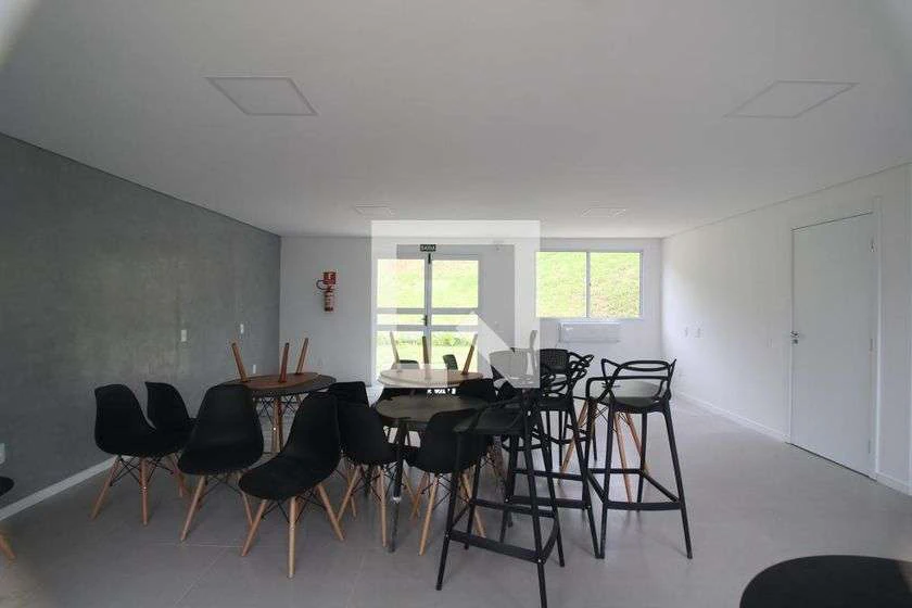 Apartamento de 2 quartos com 1 banheiro e cozinha separada — photo 2