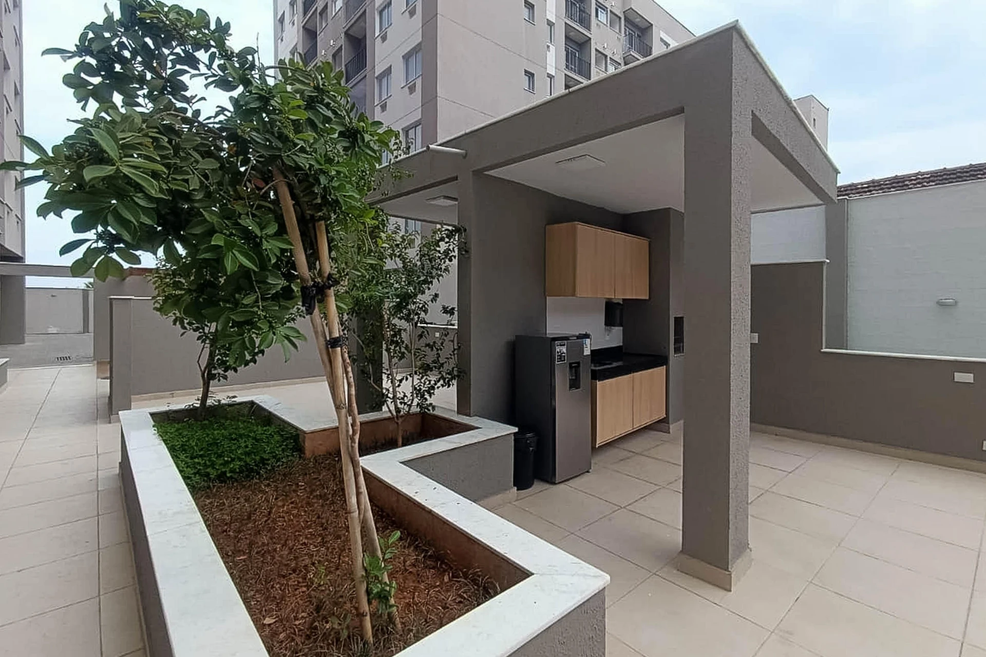 2-bedroom apartment in a building with a gym — photo 46