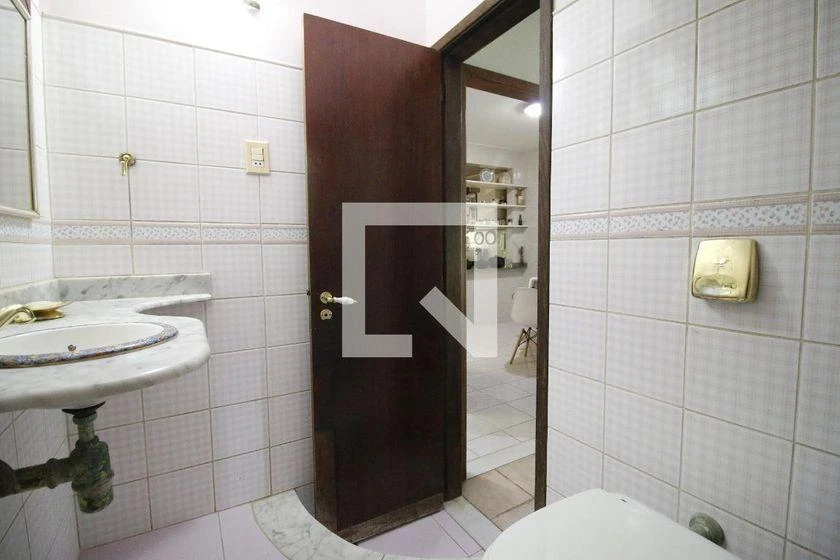 Casa de 700 m² con bañera y vestidor — photo 47