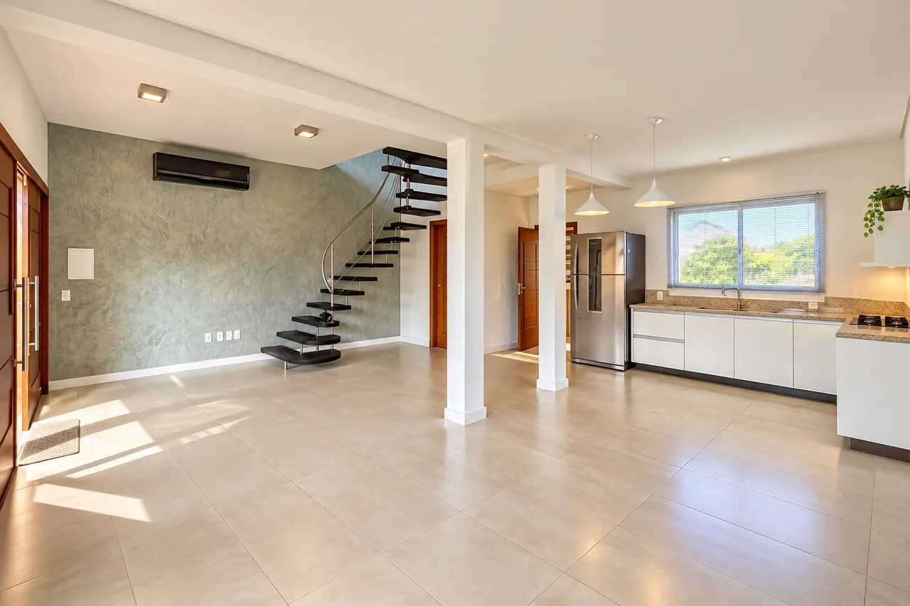 Furnished house, 100 m², with a garden