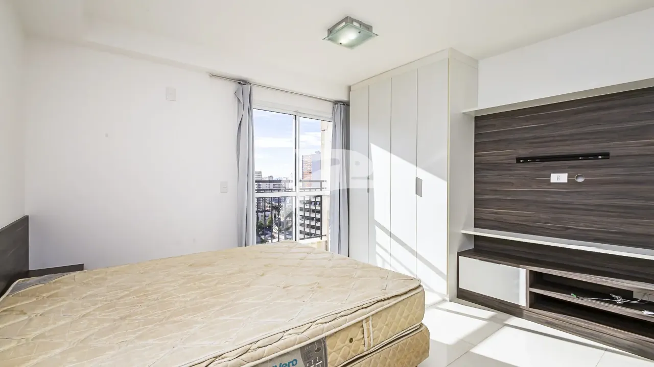 1-bedroom apartment with a balcony and fitted kitchen — photo 9