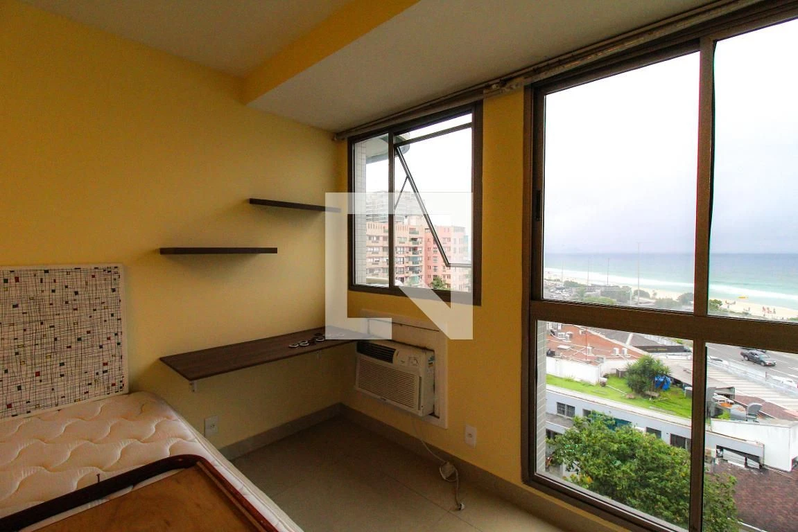 One-bedroom apartment with a water view in Rio de Janeiro — photo 25