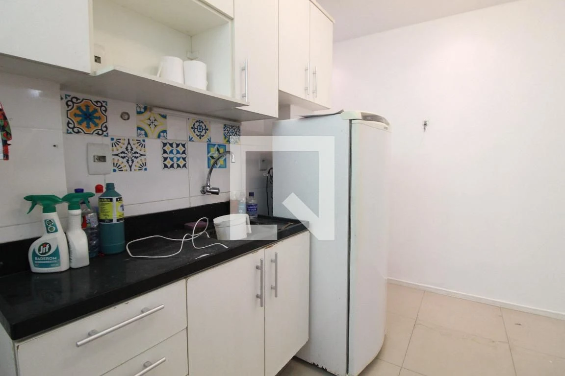 One-bedroom apartment with a washing machine — photo 12