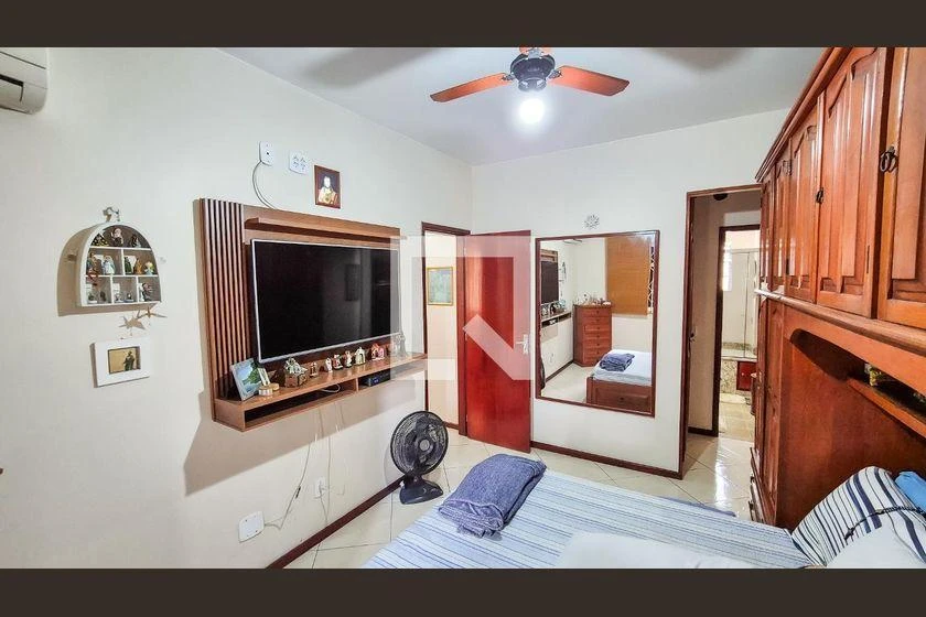 3-bedroom apartment with a bathtub — photo 3