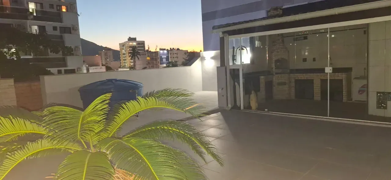 3-bedroom apartment with 2 bathrooms and glass balcony — photo 2
