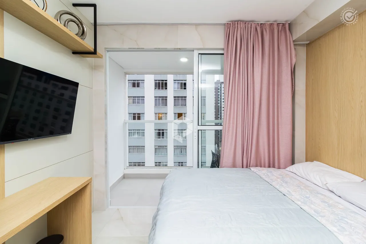 Furnished 1-bedroom apartment with balcony — photo 14