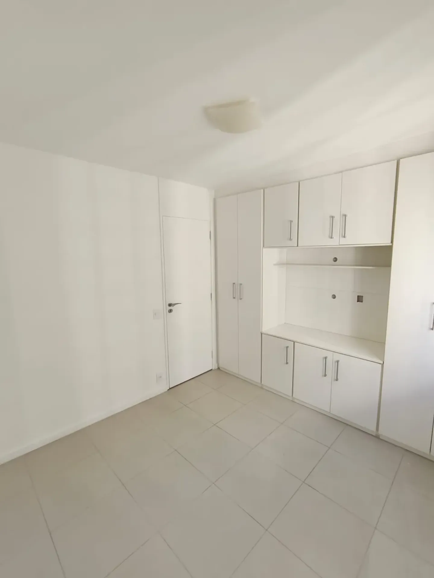 Unfurnished 2-bedroom apartment with 2 bathrooms — photo 24