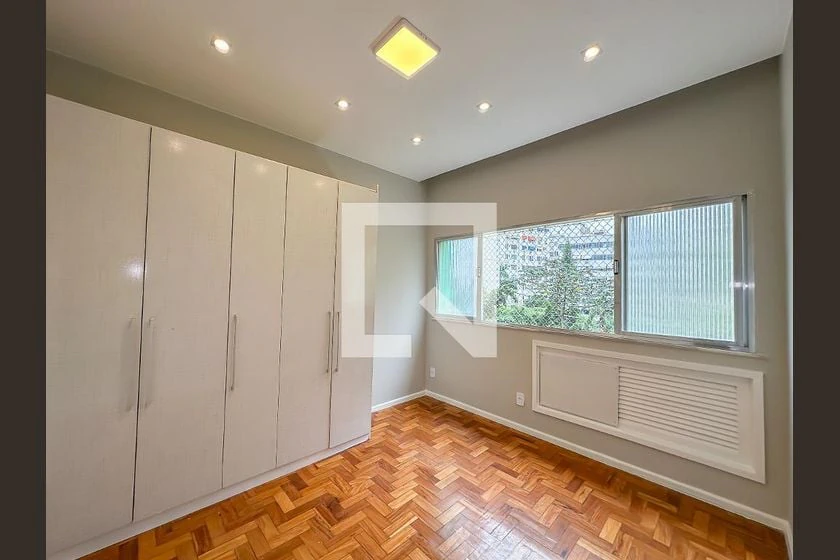 One-bedroom apartment with wood or laminate floors