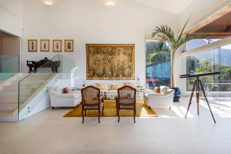 House with 5 bedrooms and 5 bathrooms with water views — photo 4