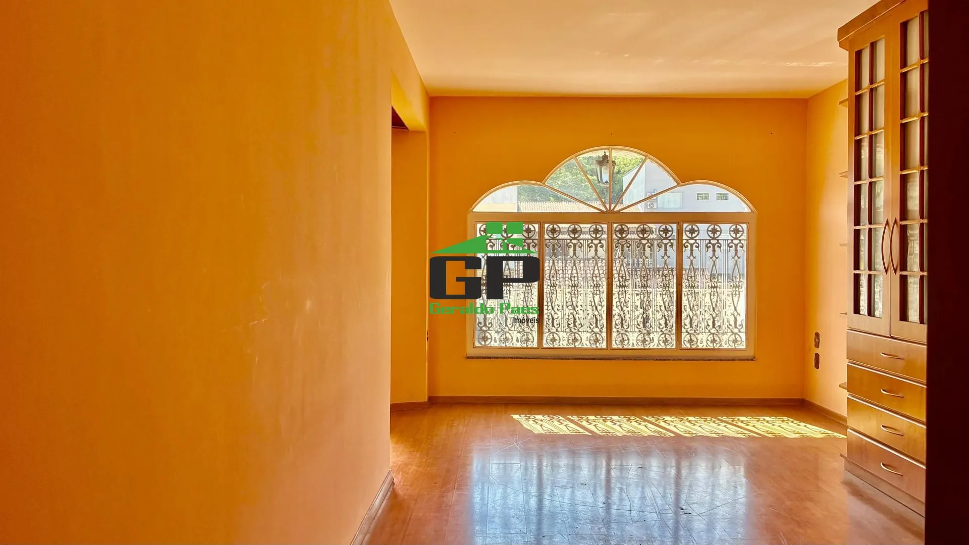 House with 4 bedrooms and 4 bathrooms, separate kitchen — photo 24
