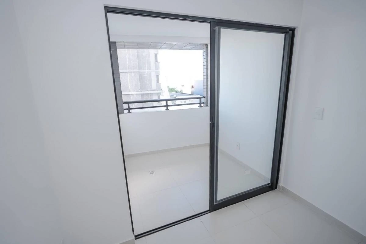3-bedroom apartment in a building with a pool — photo 12