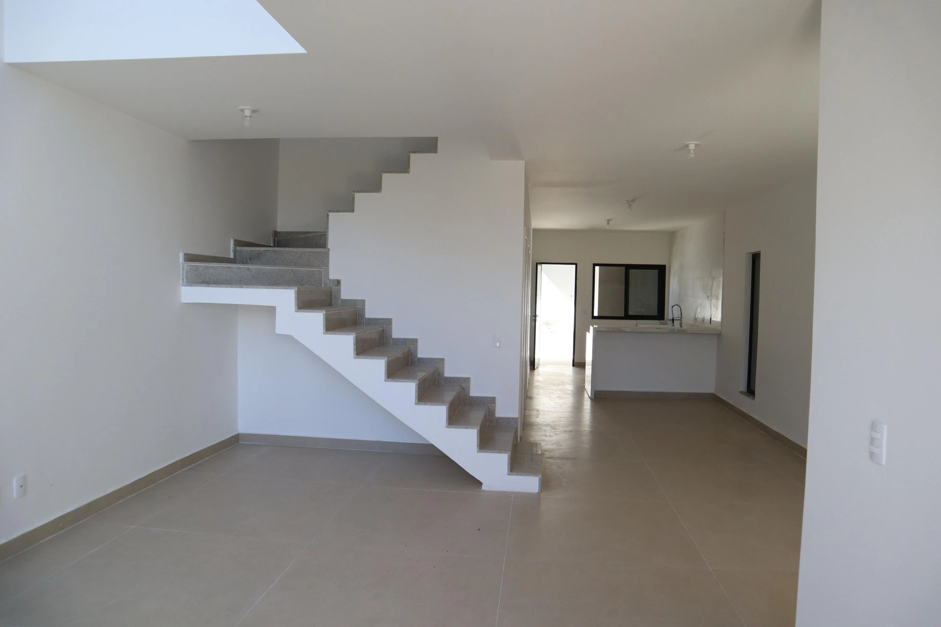 4-bedroom house with a grill on the balcony — photo 15