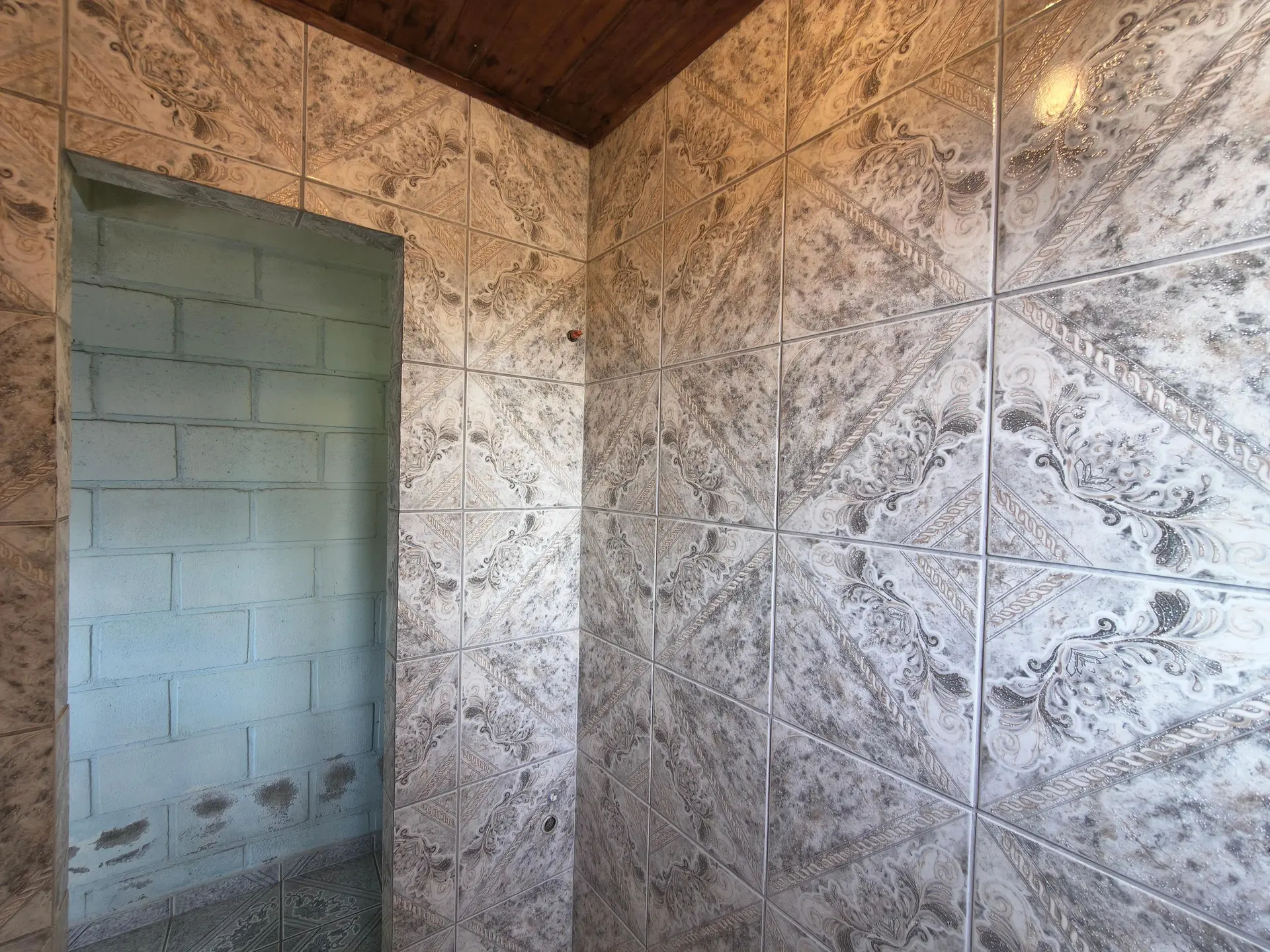 Casa sem mobília com 1 quarto e varanda com pia — photo 32