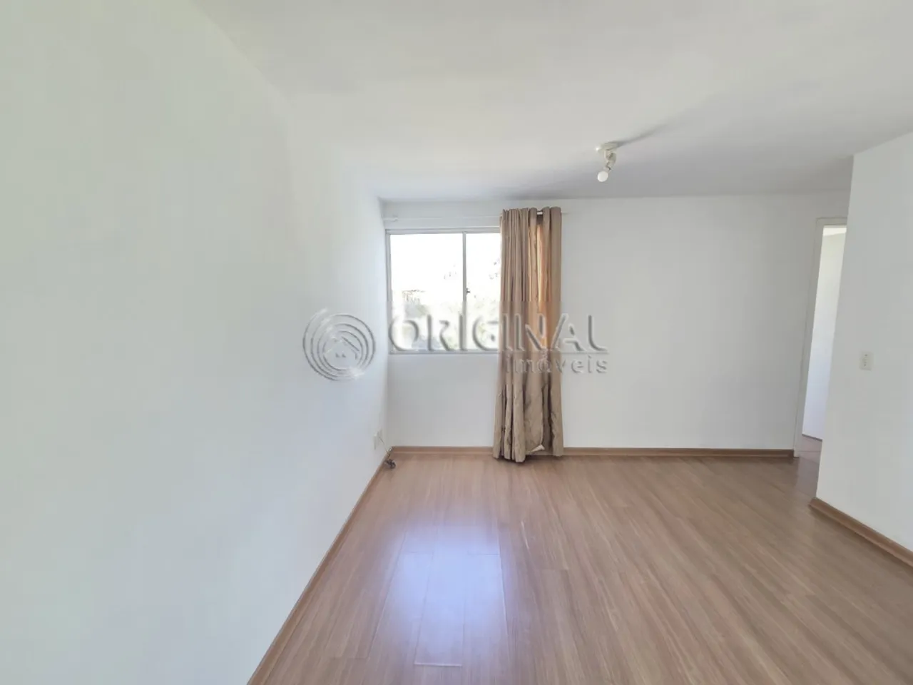 2-bedroom apartment with a closed-off kitchen — photo 3
