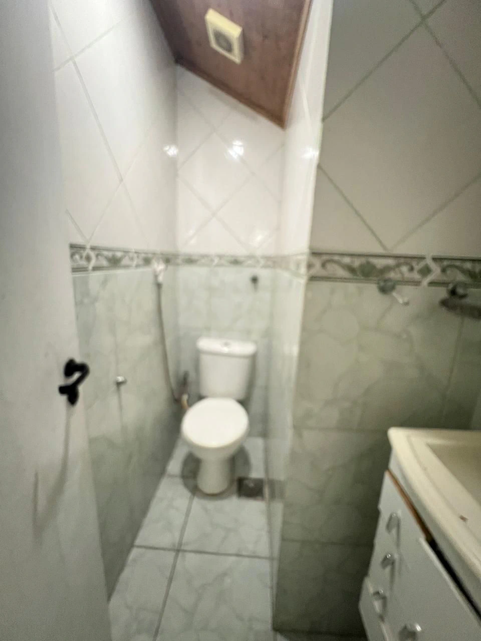 Rental house with 3 bedrooms, 2 suites, and balcony — photo 7
