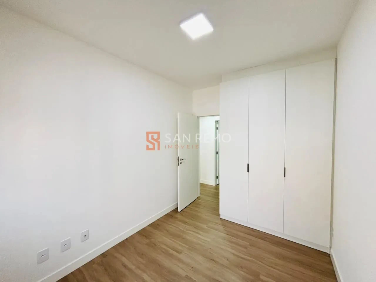 Furnished apartment, 95 m², with a grill on the balcony — photo 24