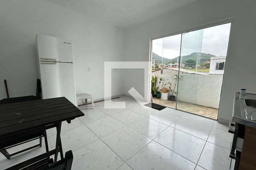 1-bedroom apartment with open-plan kitchen and balcony — photo 3