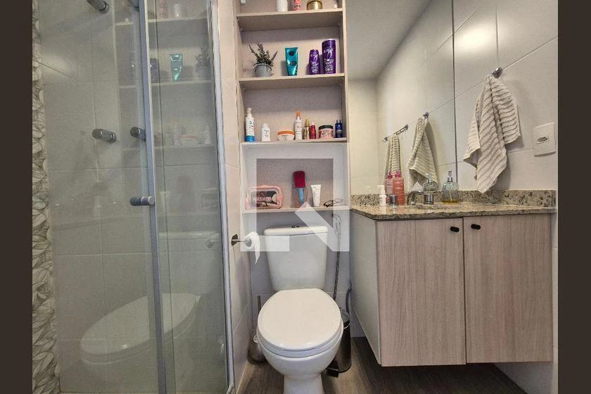 Glass-enclosed balcony in a 2-bedroom apartment, 82 m² — photo 25