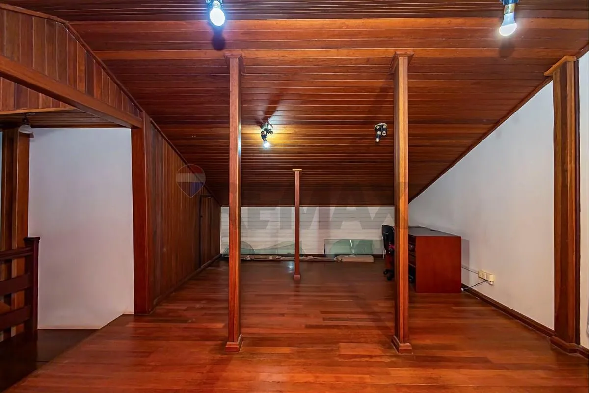 Casa de 303 m² com 4 quartos e churrasqueira privativa — photo 33