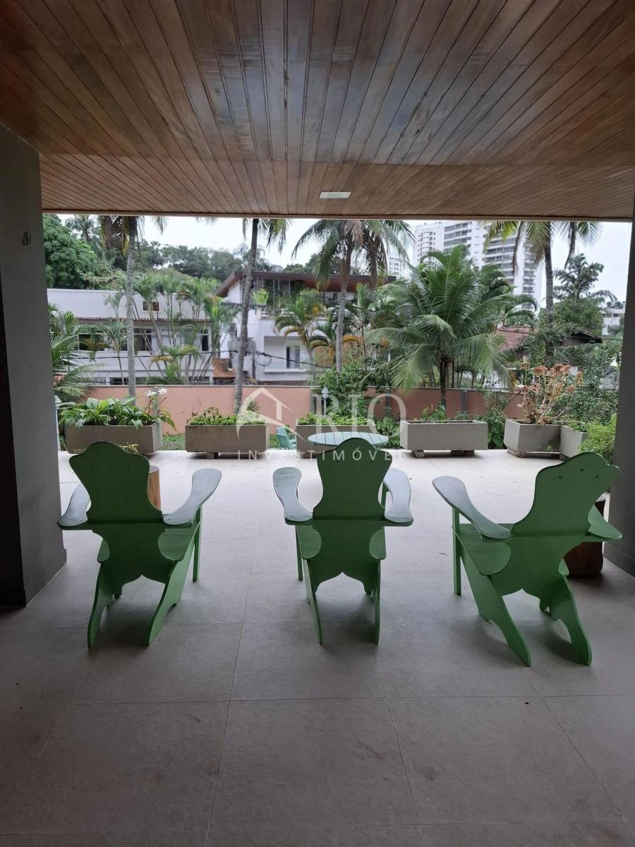 Unfurnished house with 4 bedrooms and 6 bathrooms, 945 m² — photo 26