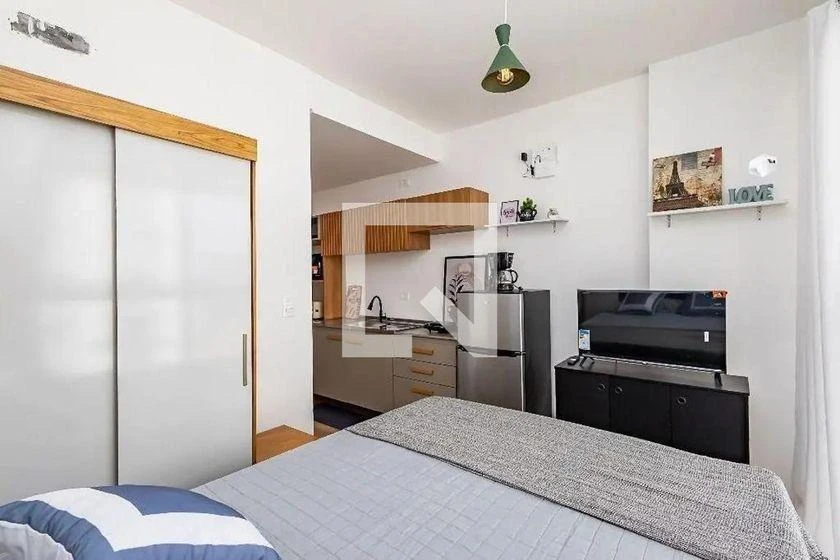 27 m² studio with a glass-enclosed balcony and a home office — photo 15