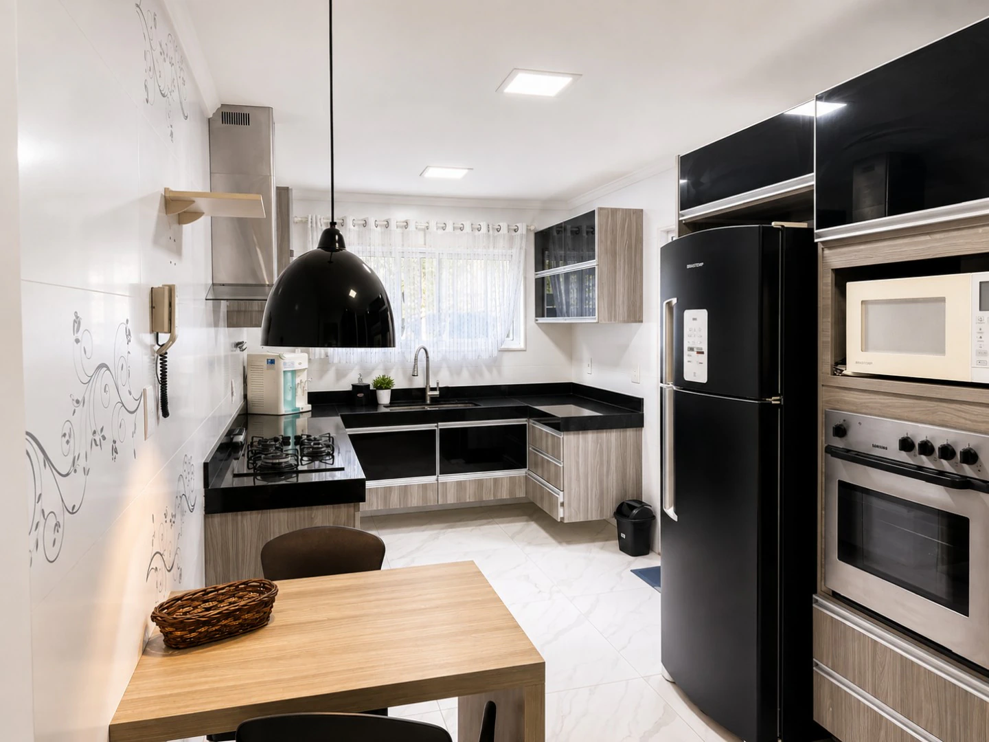 Condominium house with 5 en-suite bedrooms and 480 m² — photo 14