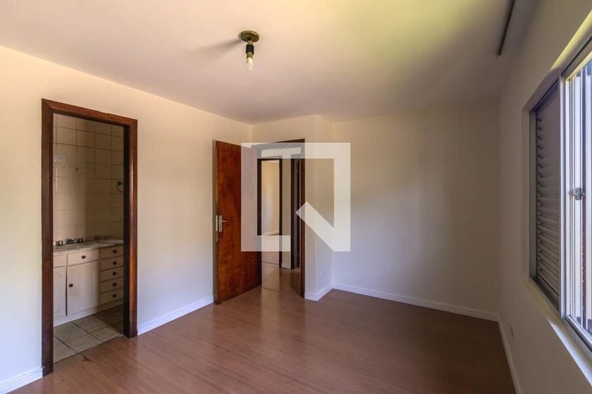 Walk-in closet in a 2-bedroom apartment, 75 m² — photo 38