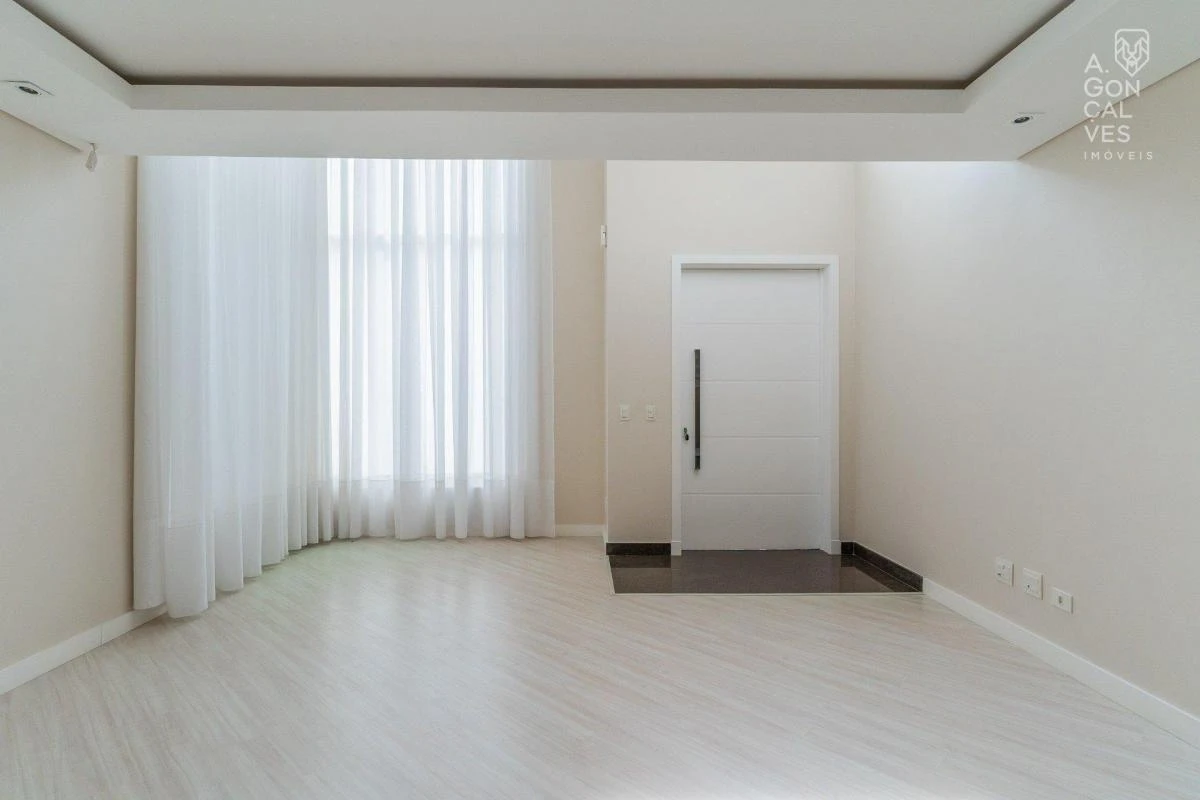 4-bedroom house with floor-to-ceiling windows in Curitiba — photo 43