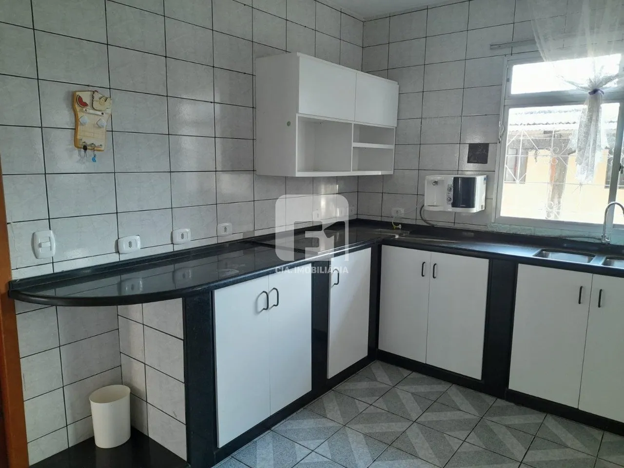Мебльований будинок на 5 кімнат з заскленим балконом — photo 9