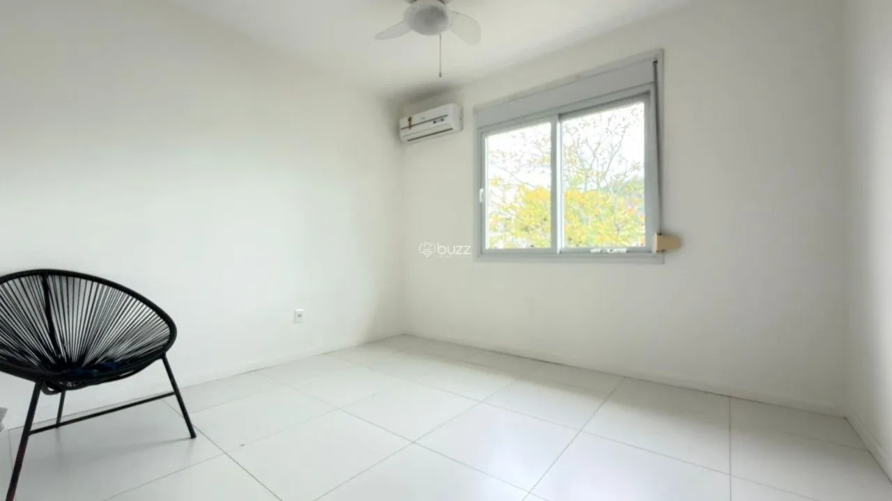 146 m² house with a walk-in closet and a garden — photo 11