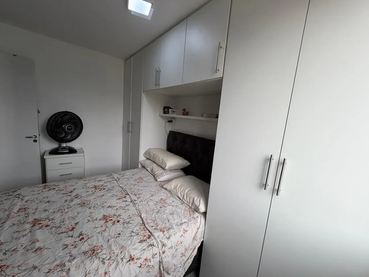 Walk-in closet in a 2-bedroom apartment, 40 m² — photo 10
