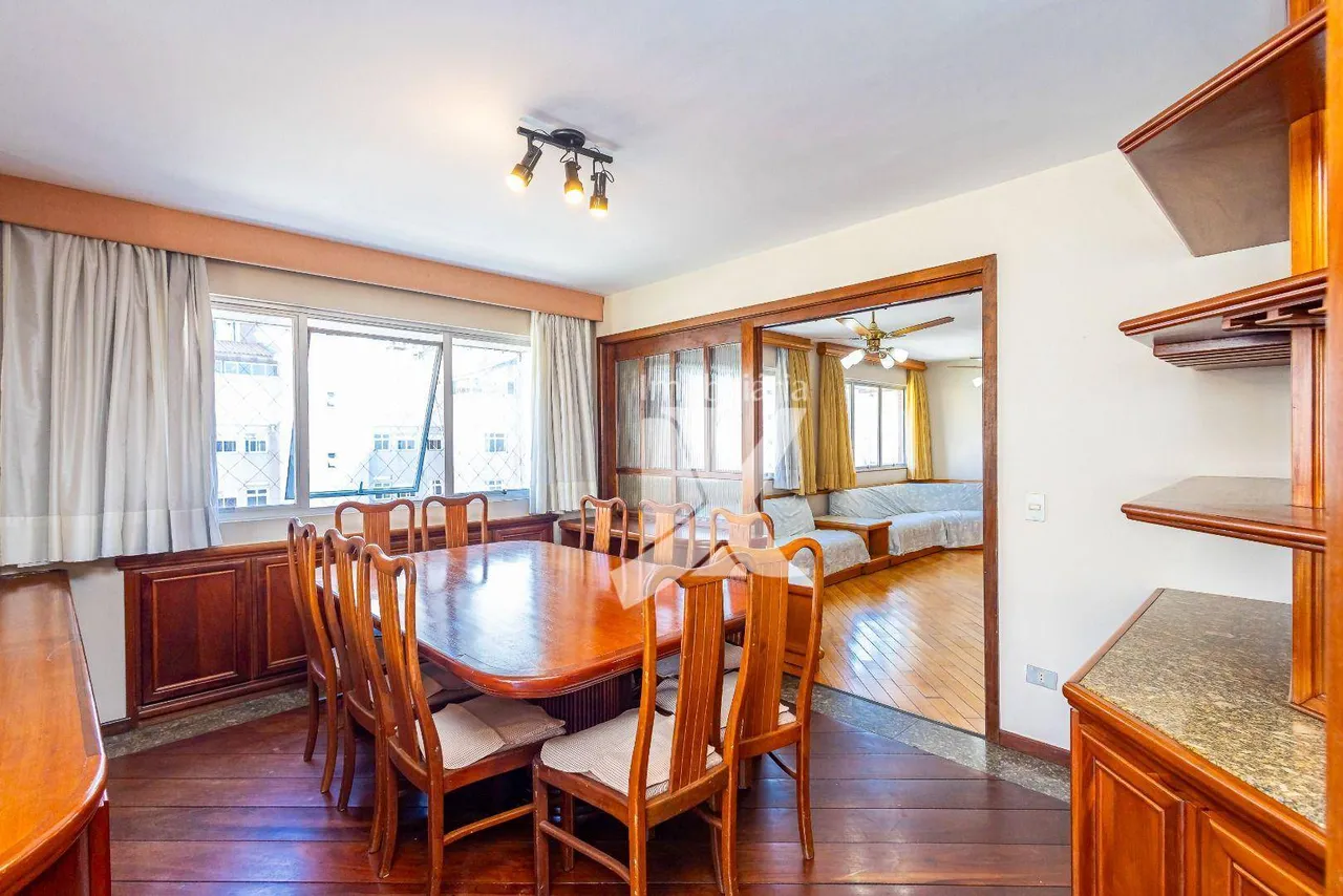Furnished 3-bedroom apartment with balcony — photo 15