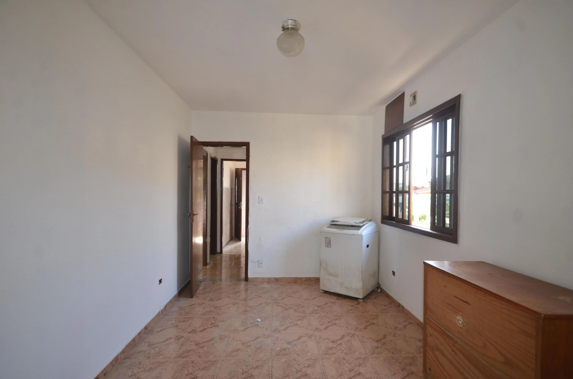 2-bedroom house with a washing machine — photo 16