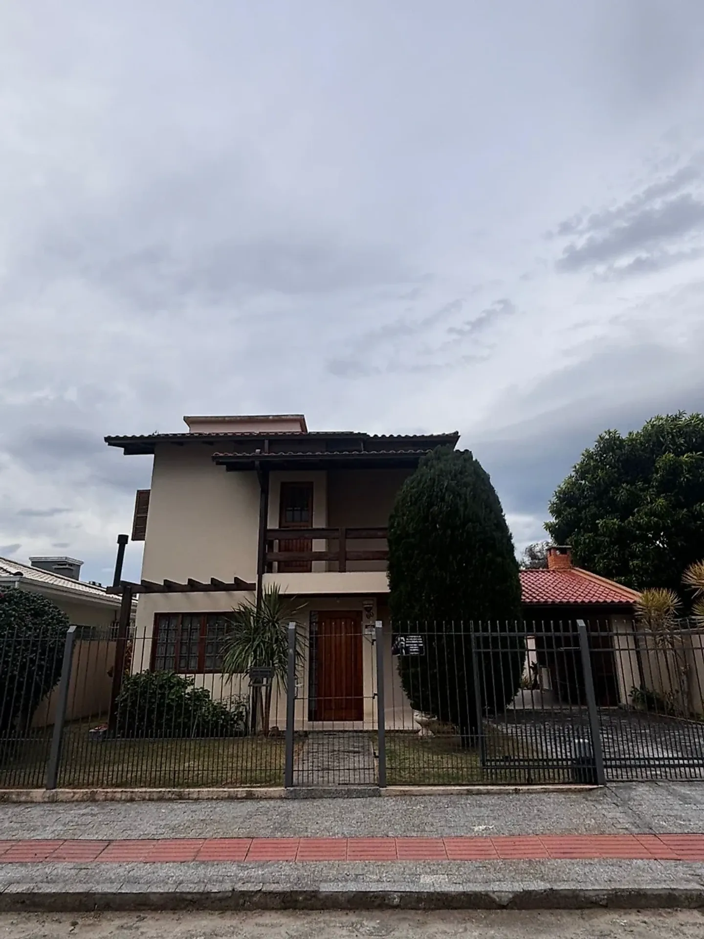 Rental house with 3 bedrooms and 360 m² — photo 3