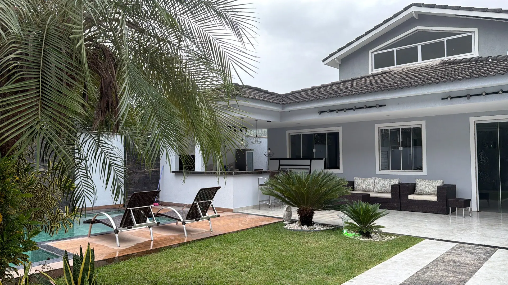 House, 220 m², with a grill on the balcony — photo 9