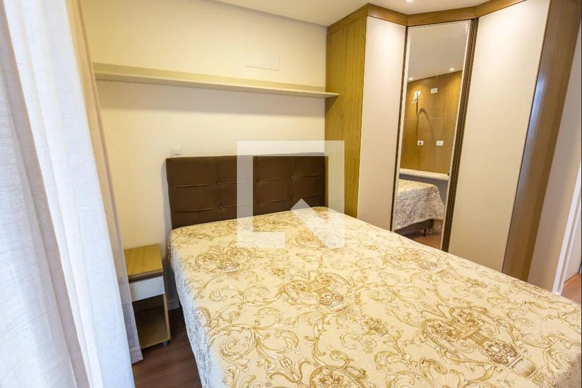 Studio, 28 m², with wood or laminate floors — photo 4