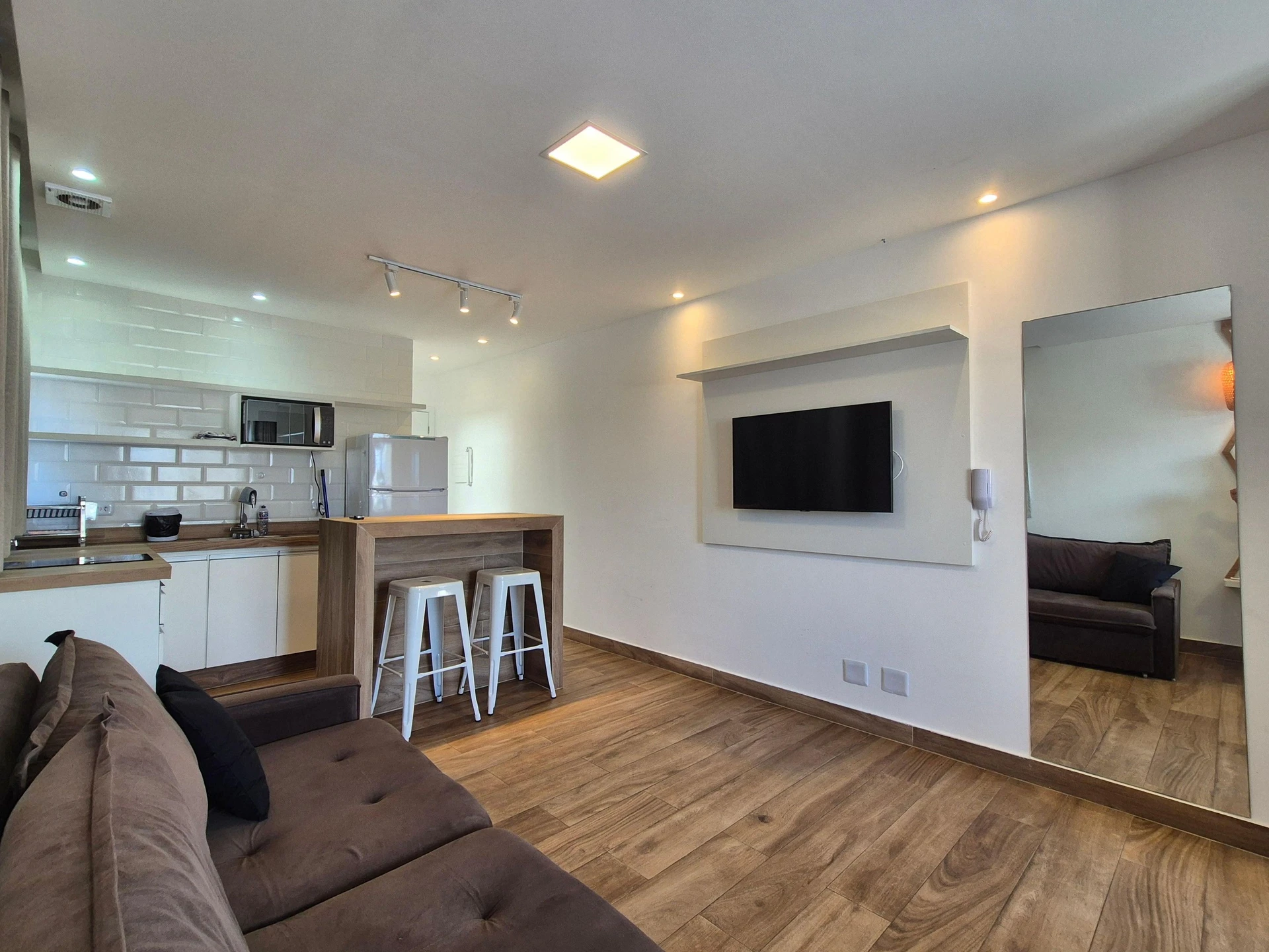 Studio mobiliado com 1 quarto e varanda com fechamento — photo 20